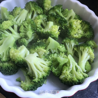 白灼西兰花的做法步骤：4