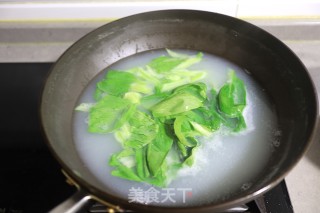 10分钟鲜美榨菜肉末面的做法步骤：10