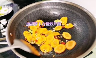 炒海鲜菇的做法步骤：6