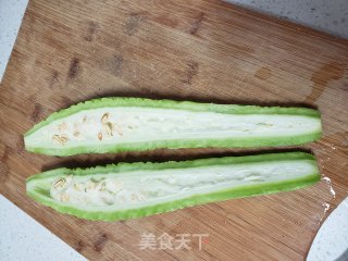 鸡蛋蒸苦瓜的做法步骤：2