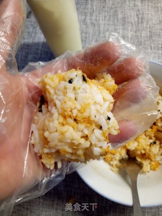 香蕉肉松饭团的做法步骤：4