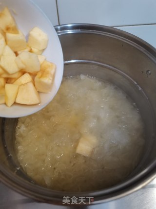 燕麦苹果银耳羹的做法步骤：3
