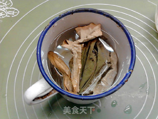 白扣陈皮荷叶糯米蒸排骨的做法步骤：10
