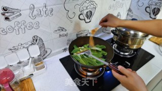 香辣小油菜的做法步骤：8