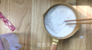 广式白糖糕，材料简单口感醇香，爽口不粘牙，有一种独特的香味。的做法步骤：3