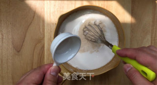 广式白糖糕，材料简单口感醇香，爽口不粘牙，有一种独特的香味。的做法步骤：6