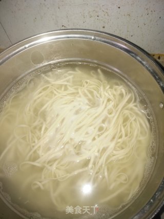 火腿青菜炒面的做法步骤：4