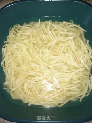 火腿青菜炒面的做法步骤：5