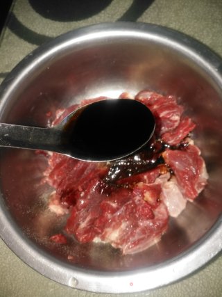 网红洋葱炒牛肉的做法步骤：3