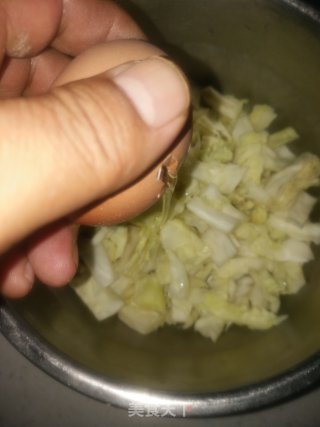 包菜蛋饼的做法步骤：2