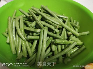 豆角烧肉片的做法步骤：1