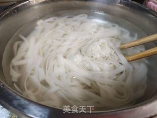 豆角炒肉拌面的做法步骤：1