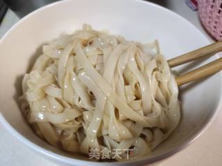 豆角炒肉拌面的做法步骤：2