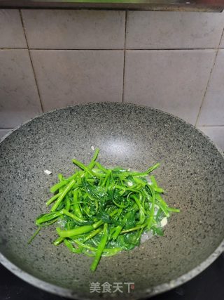 牛肉炒空心菜的做法步骤：7