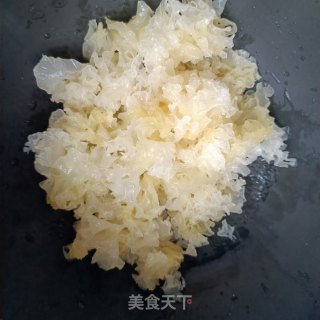 银耳红薯糖水的做法步骤：5