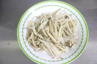 凉拌手撕杏鲍菇的做法步骤：5