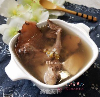绿豆土茯苓鸽子汤的做法步骤：7