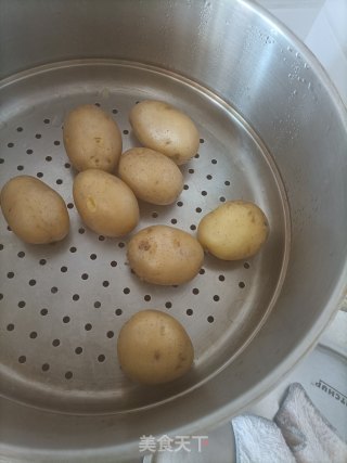 孜然小土豆的做法步骤：1