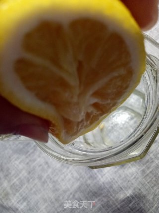 蜂蜜柠檬凉茶的做法步骤：2