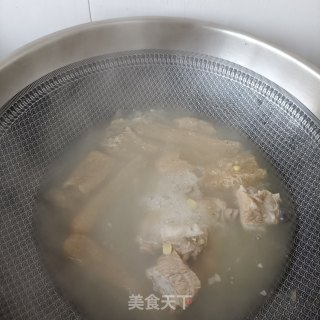 竹荪排骨汤粉的做法步骤：5