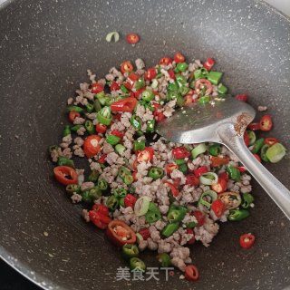 肉末炒线椒丁的做法步骤：12