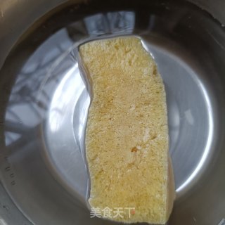 酸萝卜炖黄花鱼的做法步骤：8