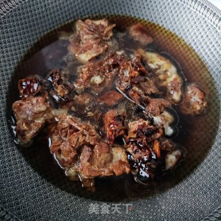 酸包菜烧肉炖扁豆的做法步骤：3