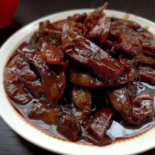 酸包菜烧肉炖扁豆的做法步骤：9