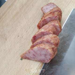 黄瓜烤肠沙拉的做法步骤：2