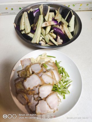 五花肉烧茄子的做法步骤：1