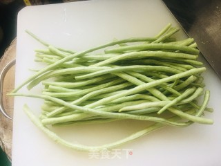豇豆菜脯炒鸡蛋的做法步骤：1