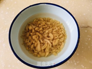 豇豆菜脯炒鸡蛋的做法步骤：3