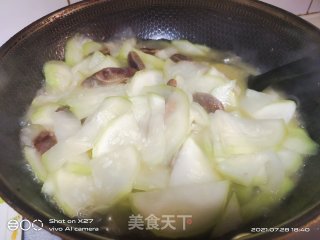葫芦瓜烧香肠的做法步骤：6