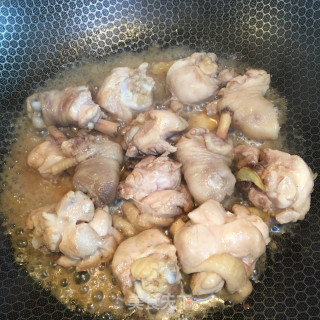 虫草花鹌鹑蛋烧鸡腿的做法步骤：7