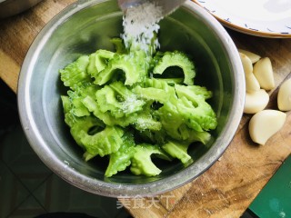凉拌苦瓜的做法步骤：4