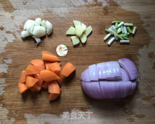 咖喱鸡腿炖土豆的做法步骤：2