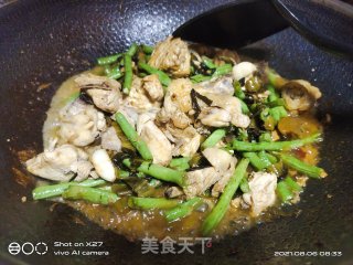 酸菜豆角烧鸡肉的做法步骤：5