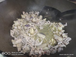 豆角酸菜炒肉片的做法步骤：3