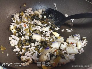 豆角酸菜炒肉片的做法步骤：4