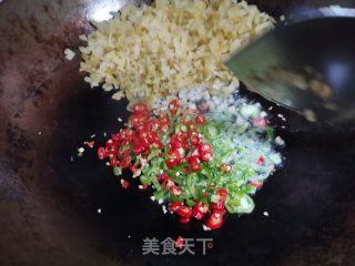 炒榨菜丁的做法步骤：3