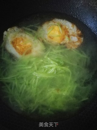 煎蛋萝卜丝汤的做法步骤：5