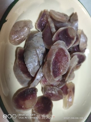 香肠炒豆角的做法步骤：1