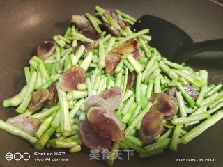 香肠炒豆角的做法步骤：4