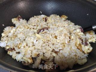 鸡蛋香肠炒饭的做法步骤：6