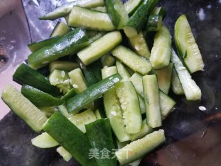 黄瓜拌海蜇魔芋丝的做法步骤：4