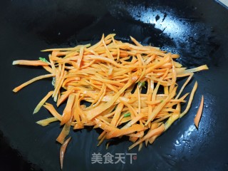 豆芽炒三丝的做法步骤：5