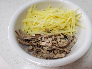 凉拌土豆丝五香豆腐的做法步骤：9