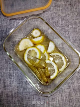 柠檬泡椒虾的做法步骤：3