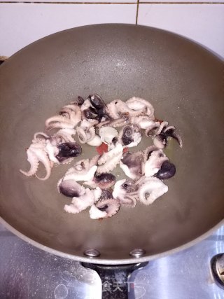 小炒八爪鱼的做法步骤：5