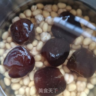 蜜枣红薯豆浆的做法步骤：2